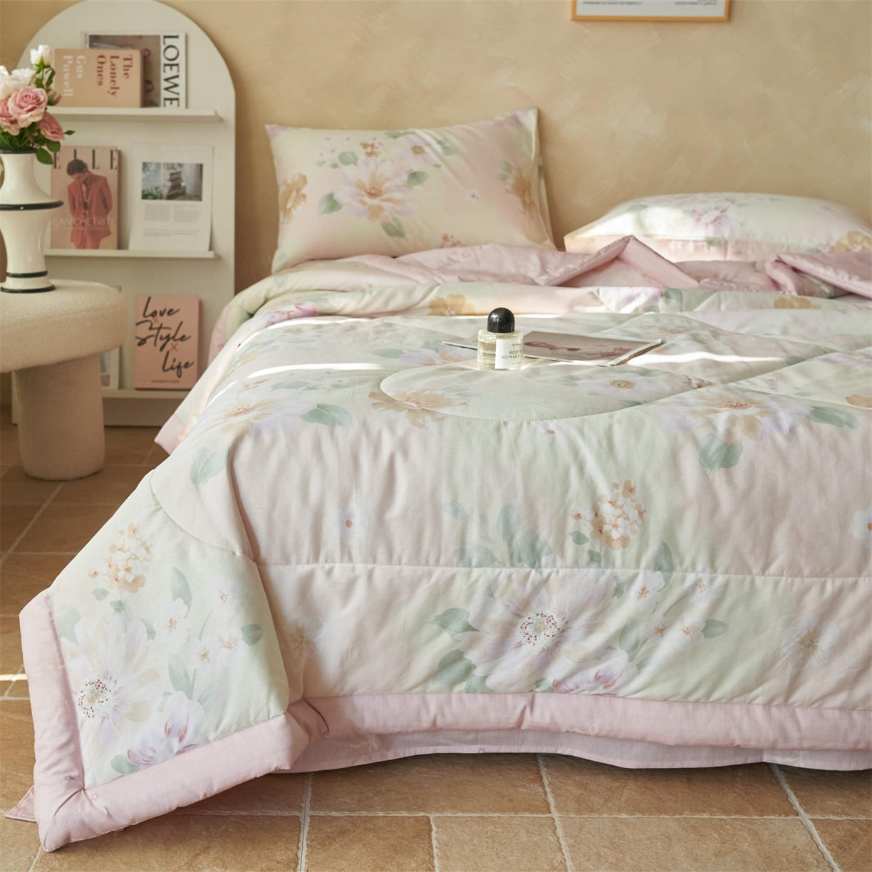 91家纺网 家纺一手货源 找家纺 恬思语家纺 2026春夏新款里外全棉印花棉花夏被空调被夏凉被夏被四件套 四季花园