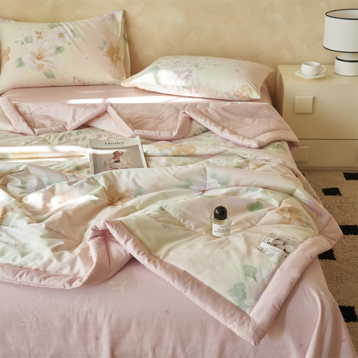 91家纺网 家纺一手货源 找家纺 恬思语家纺 2026春夏新款里外全棉印花棉花夏被空调被夏凉被夏被四件套 四季花园