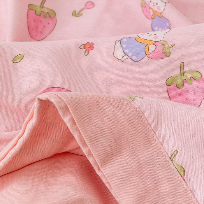 91家纺网 家纺一手货源 找家纺 嗨生活 2026新款7A抗菌全棉纱布夏被儿童夏被幼儿园夏被夏被毯 草莓兔兔