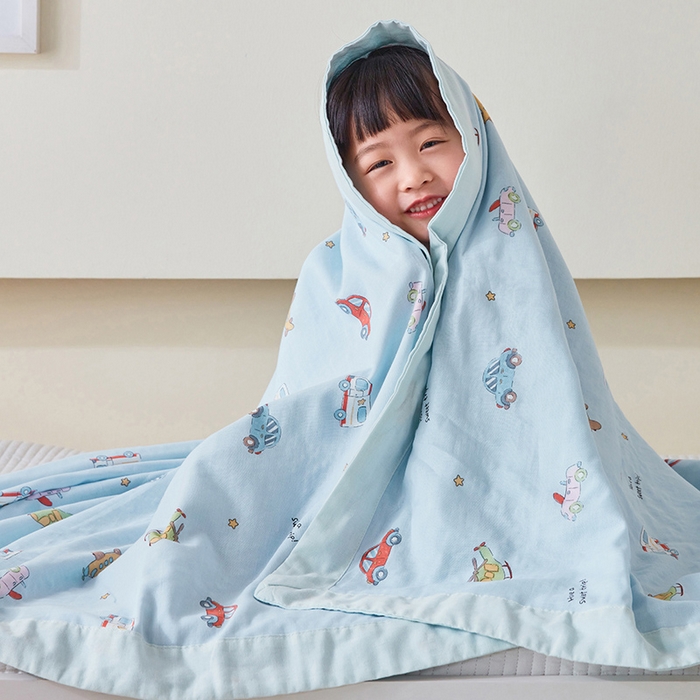 91家纺网 家纺一手货源 找家纺 嗨生活 2026新款7A抗菌全棉纱布夏被儿童夏被幼儿园夏被夏被毯 汽车小分队