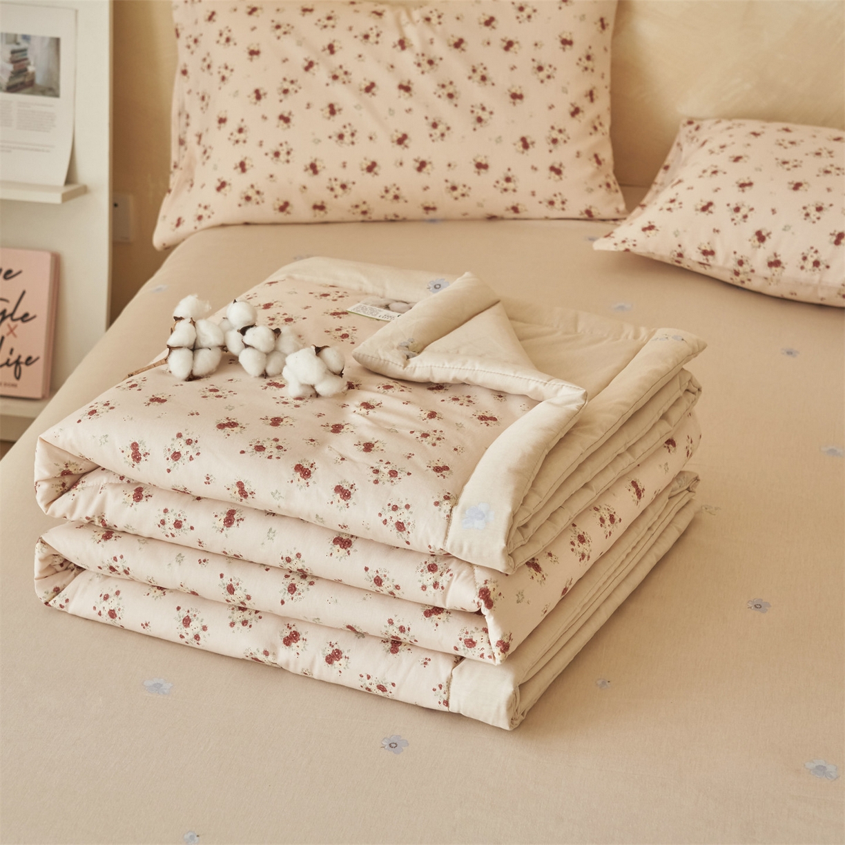 91家纺网 家纺一手货源 找家纺 恬思语家纺 2026春夏新款里外全棉印花棉花夏被空调被夏凉被夏被四件套 薇薇安-粉