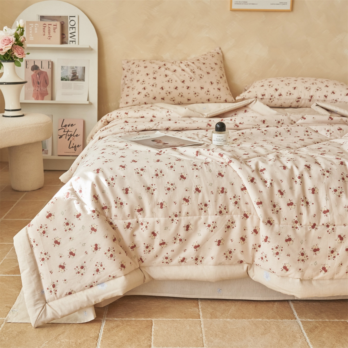 91家纺网 家纺一手货源 找家纺 恬思语家纺 2026春夏新款里外全棉印花棉花夏被空调被夏凉被夏被四件套 薇薇安-粉