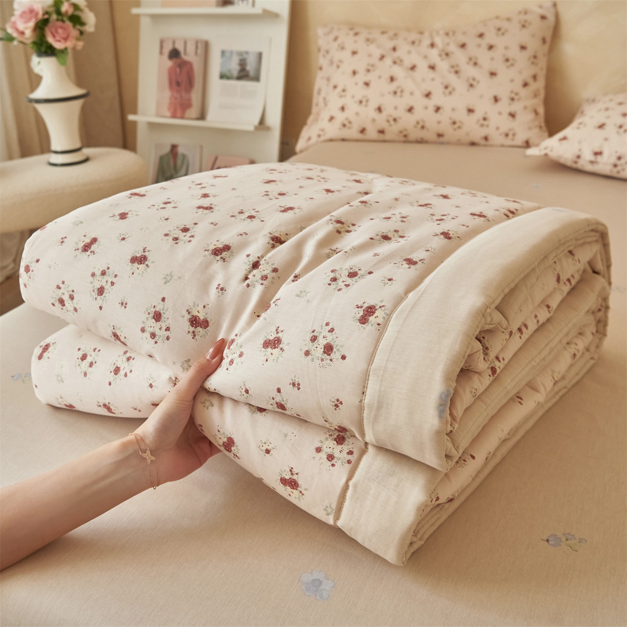 91家纺网 家纺一手货源 找家纺 恬思语家纺 2026春夏新款里外全棉印花棉花夏被空调被夏凉被夏被四件套 薇薇安-粉