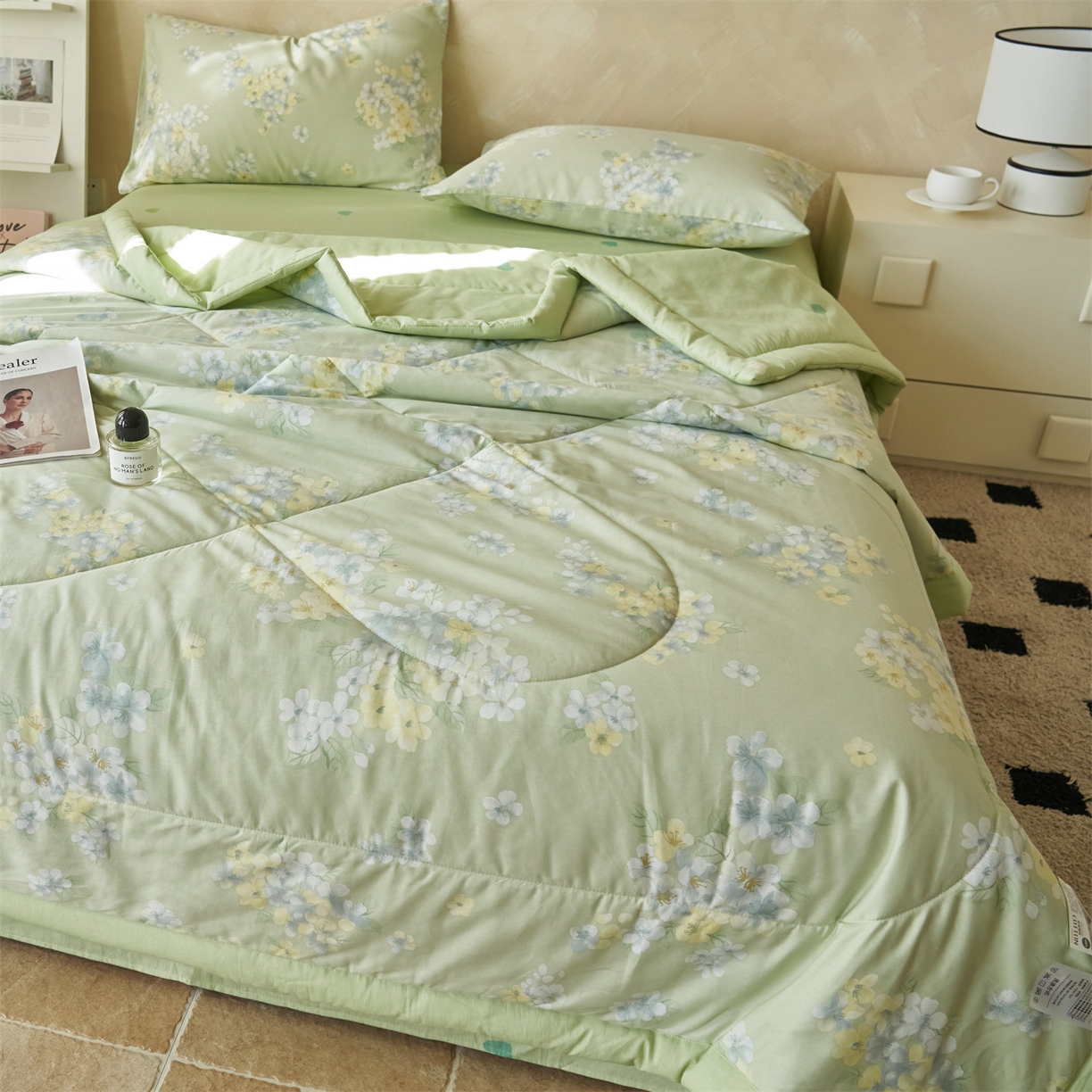 91家纺网 家纺一手货源 找家纺 恬思语家纺 2026春夏新款里外全棉印花棉花夏被空调被夏凉被夏被四件套 夏日花圃