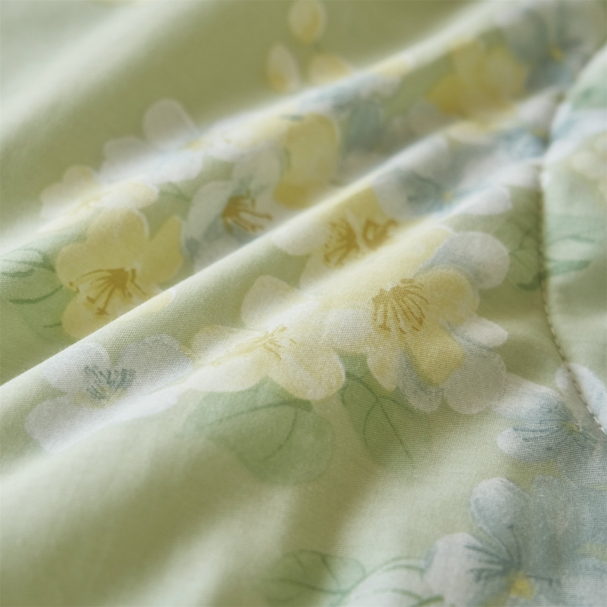 91家纺网 家纺一手货源 找家纺 恬思语家纺 2026春夏新款里外全棉印花棉花夏被空调被夏凉被夏被四件套 夏日花圃