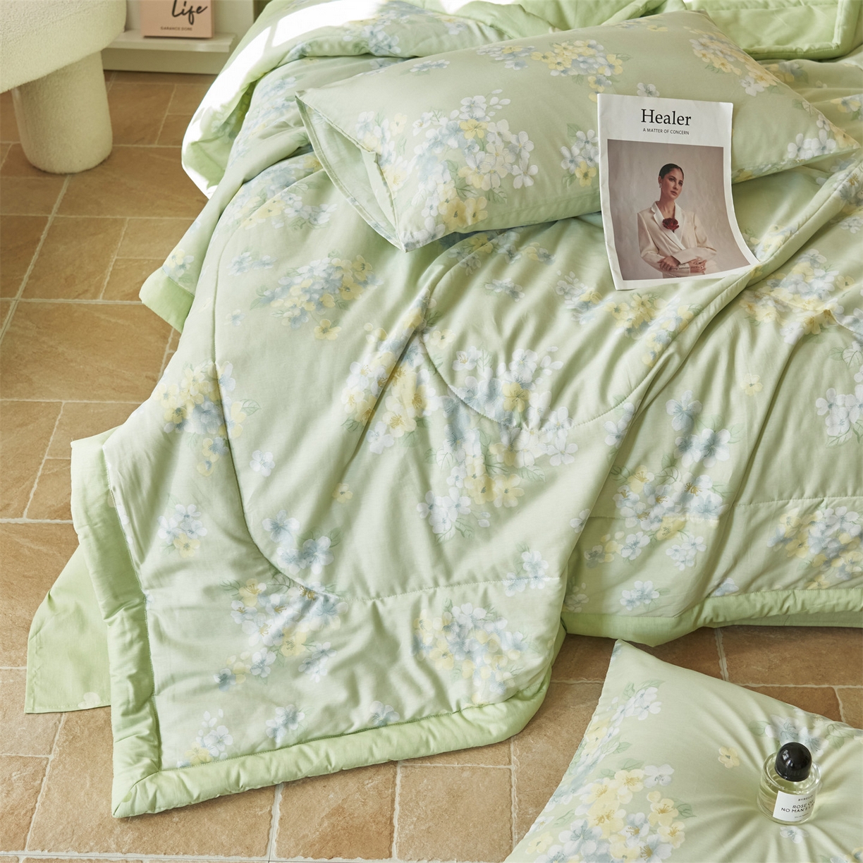 91家纺网 家纺一手货源 找家纺 恬思语家纺 2026春夏新款里外全棉印花棉花夏被空调被夏凉被夏被四件套 夏日花圃