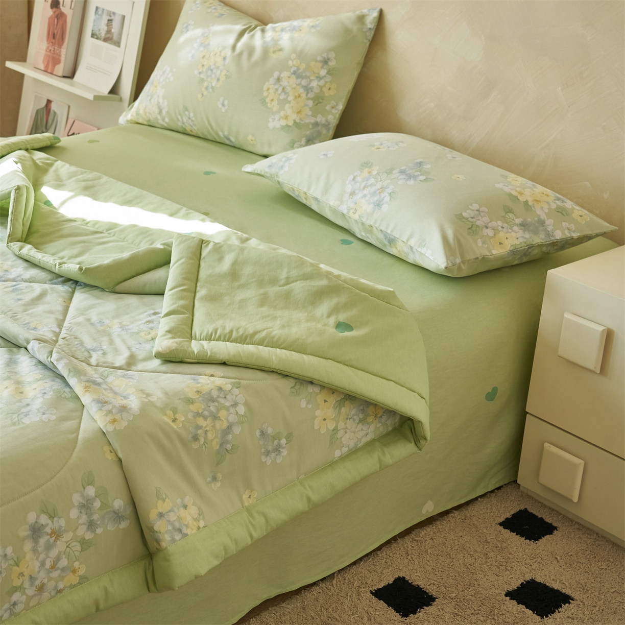 91家纺网 家纺一手货源 找家纺 恬思语家纺 2026春夏新款里外全棉印花棉花夏被空调被夏凉被夏被四件套 夏日花圃