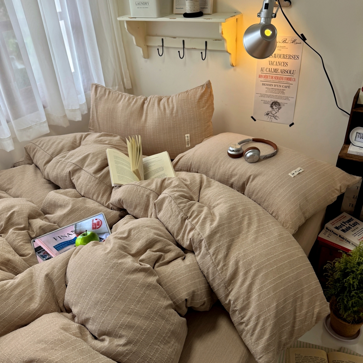 91家纺网 家纺一手货源 找家纺 阿曼达 2026新款简约素色亚麻风纯色无印四件套素然-场景二 素然-咖色