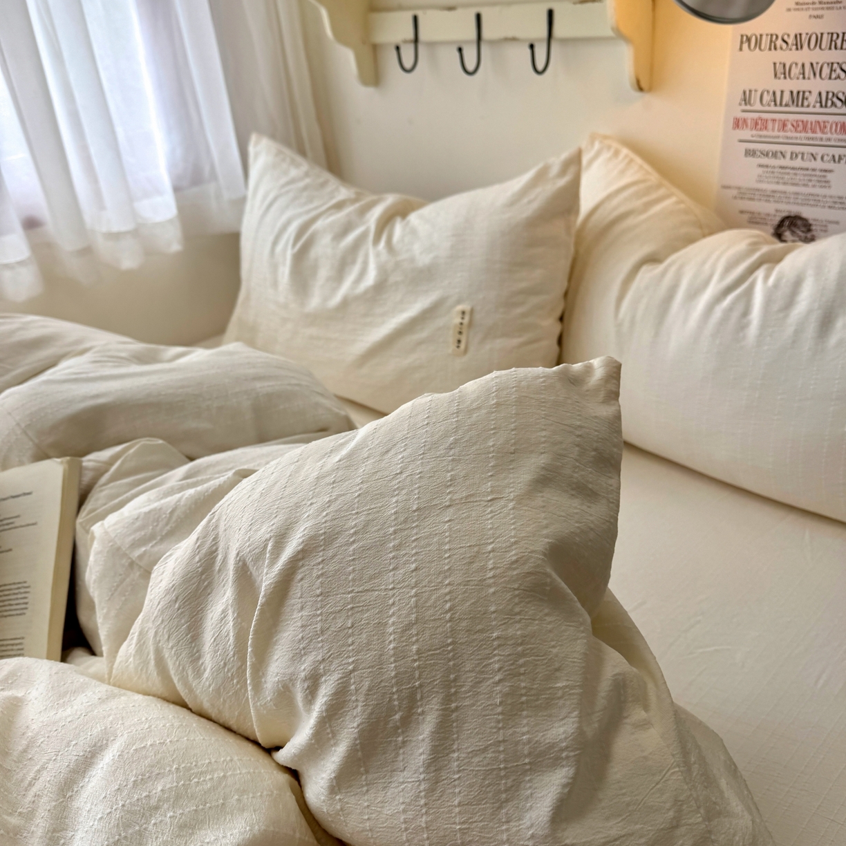 91家纺网 家纺一手货源 找家纺 阿曼达 2026新款简约素色亚麻风纯色无印四件套素然-场景二 素然-米白