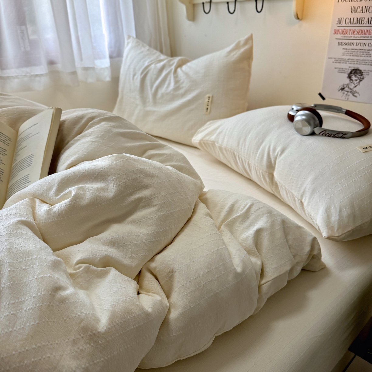 91家纺网 家纺一手货源 找家纺 阿曼达 2026新款简约素色亚麻风纯色无印四件套素然-场景二 素然-米白