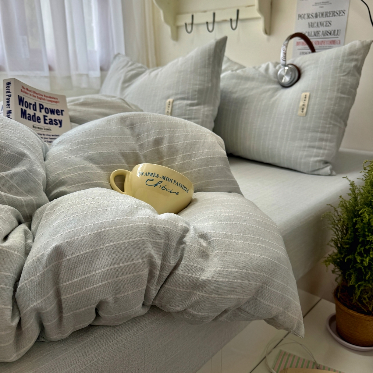 91家纺网 家纺一手货源 找家纺 阿曼达 2026新款简约素色亚麻风纯色无印四件套素然-场景二 素然-浅兰灰