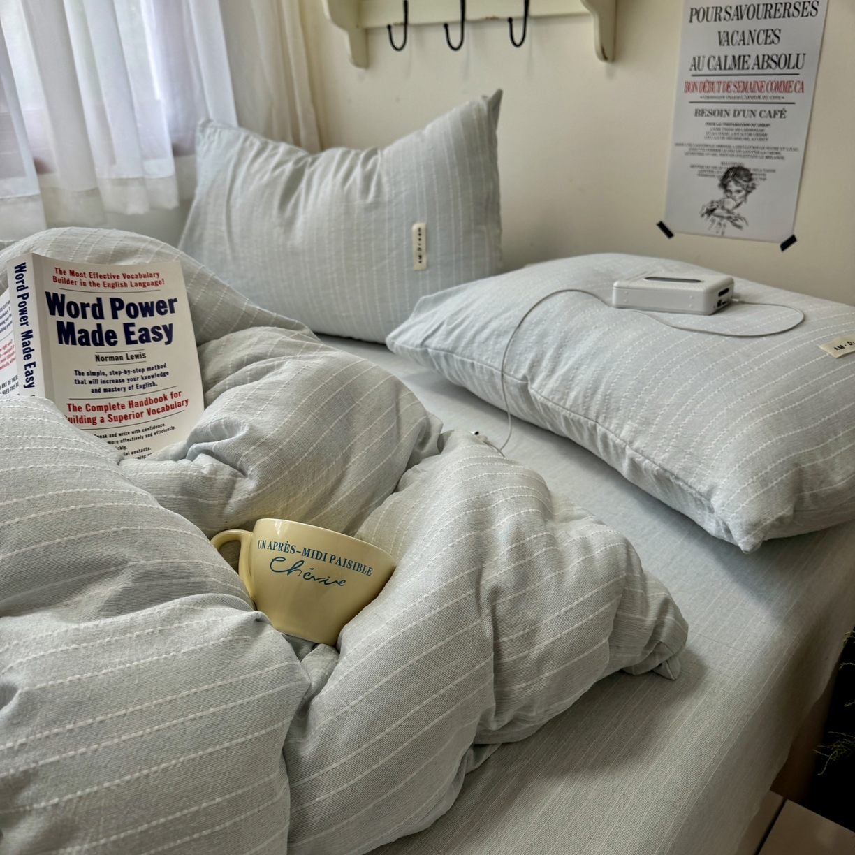 91家纺网 家纺一手货源 找家纺 阿曼达 2026新款简约素色亚麻风纯色无印四件套素然-场景二 素然-浅兰灰