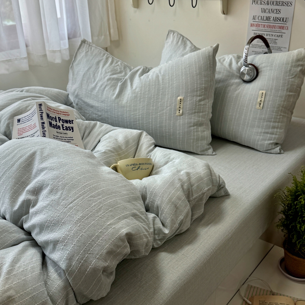 91家纺网 家纺一手货源 找家纺 阿曼达 2026新款简约素色亚麻风纯色无印四件套素然-场景二 素然-浅兰灰