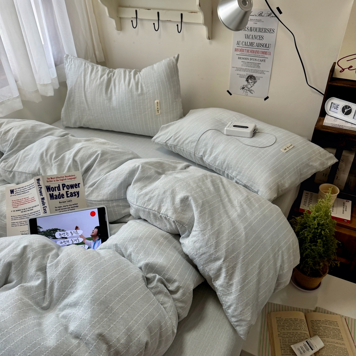 91家纺网 家纺一手货源 找家纺 阿曼达 2026新款简约素色亚麻风纯色无印四件套素然-场景二 素然-浅兰灰