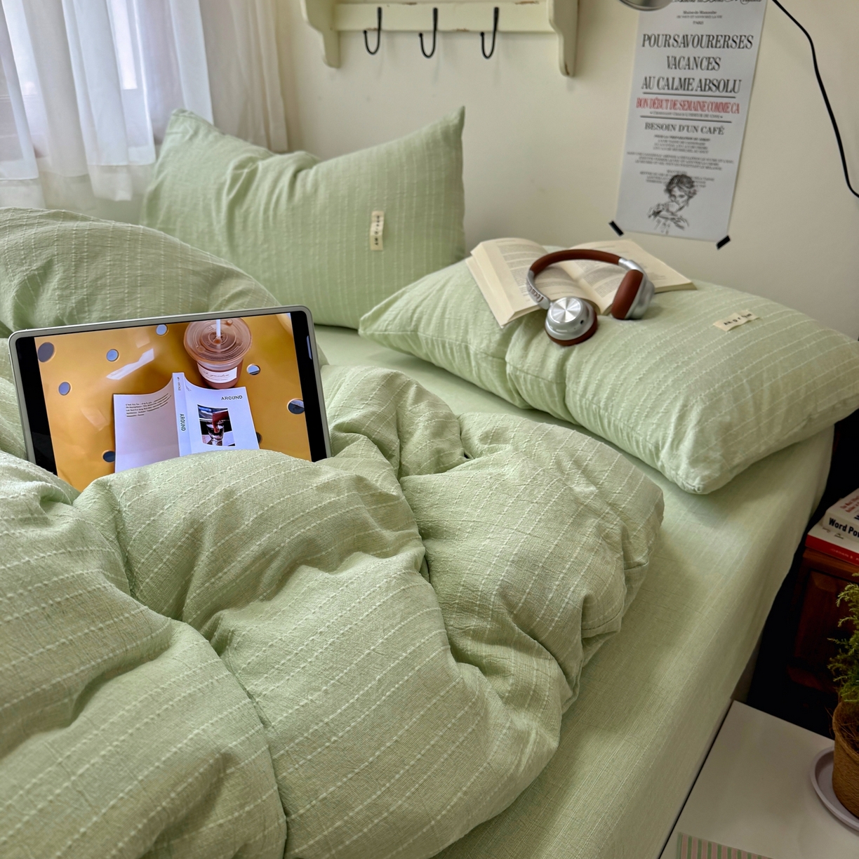 91家纺网 家纺一手货源 找家纺 阿曼达 2026新款简约素色亚麻风纯色无印四件套素然-场景二 素然-浅绿