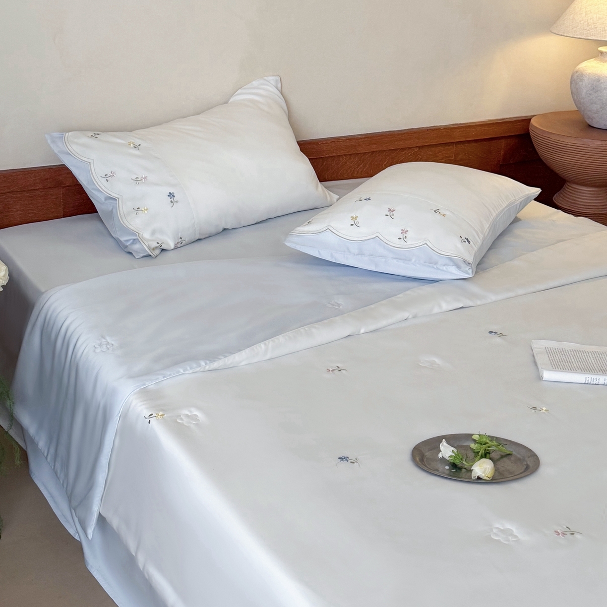 91家纺网 家纺一手货源 找家纺 鹿班家居 2026新款天丝刺绣夏被夏凉被空调被-椿见（标准会员-20元） 椿见-蓝色