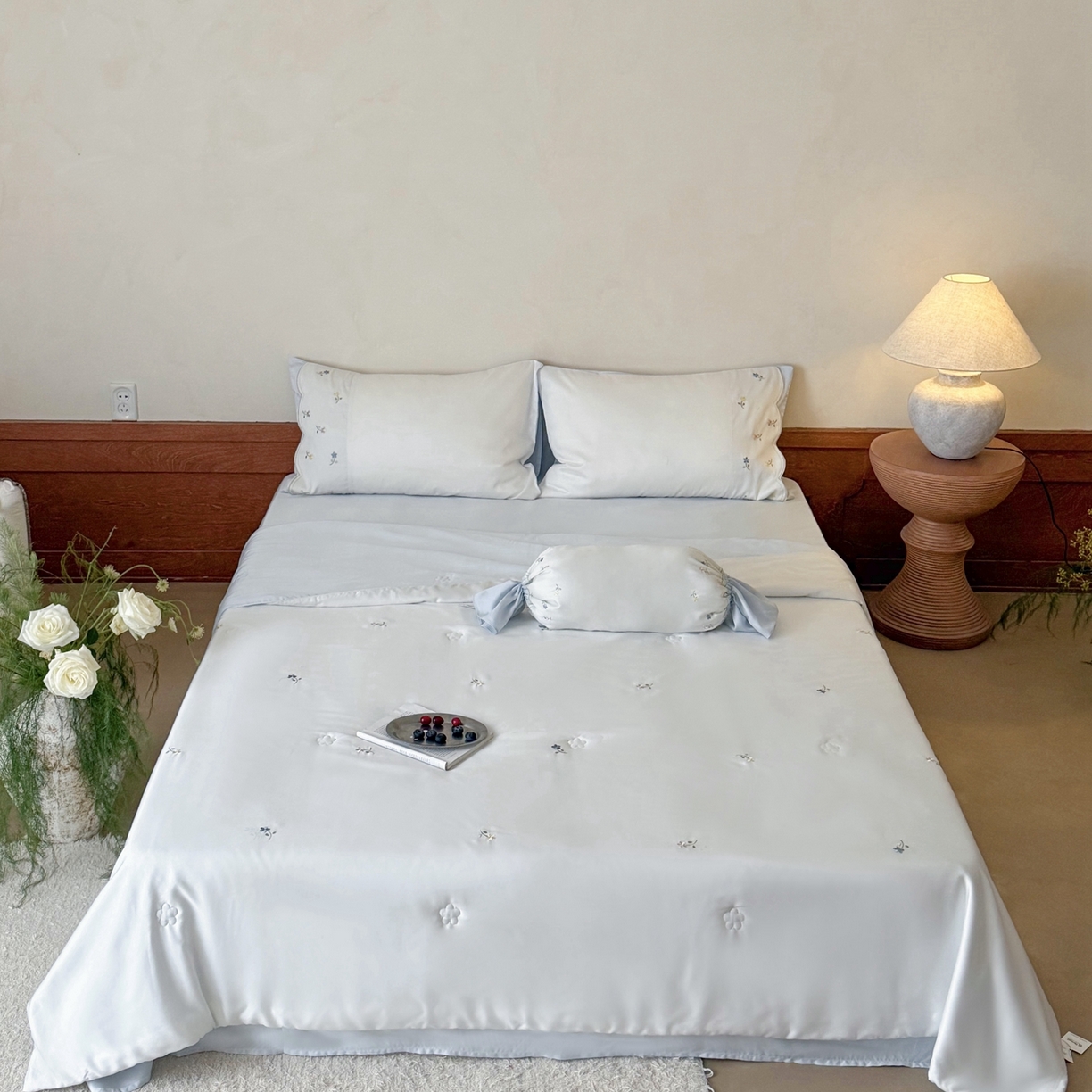 91家纺网 家纺一手货源 找家纺 鹿班家居 2026新款天丝刺绣夏被夏凉被空调被-椿见（标准会员-20元） 椿见-蓝色