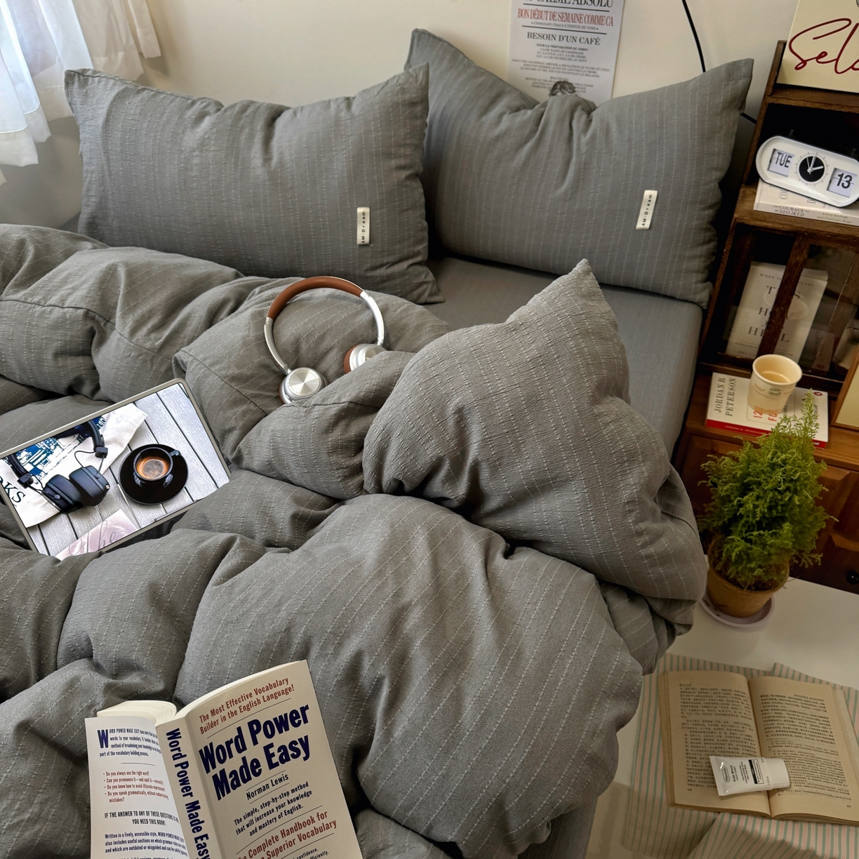 91家纺网 家纺一手货源 找家纺 阿曼达 2026新款简约素色亚麻风纯色无印四件套素然-场景二 素然-烟灰