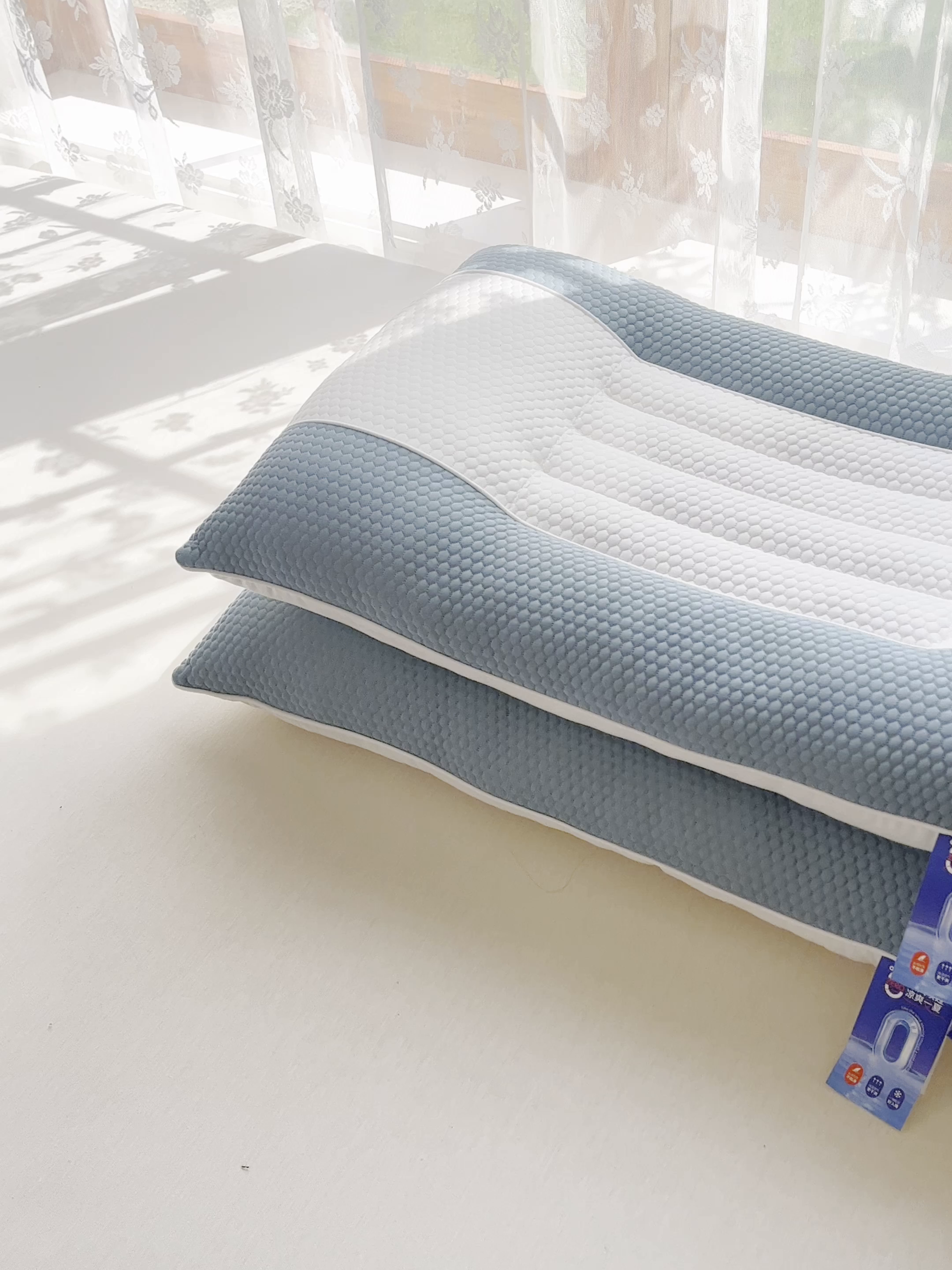 91家纺网 家纺一手货源 找家纺 仁宇枕业 2026新款夏季透气中间网凉豆豆决明子枕头枕芯 中间网凉豆豆决明子枕-蓝色