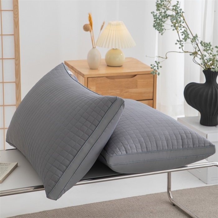 91家纺网 家纺一手货源 找家纺 仁宇枕业 2026新款简约跑量实惠款绗绣四方格单边双边舒适枕头枕芯 简约格子舒适枕-黑色