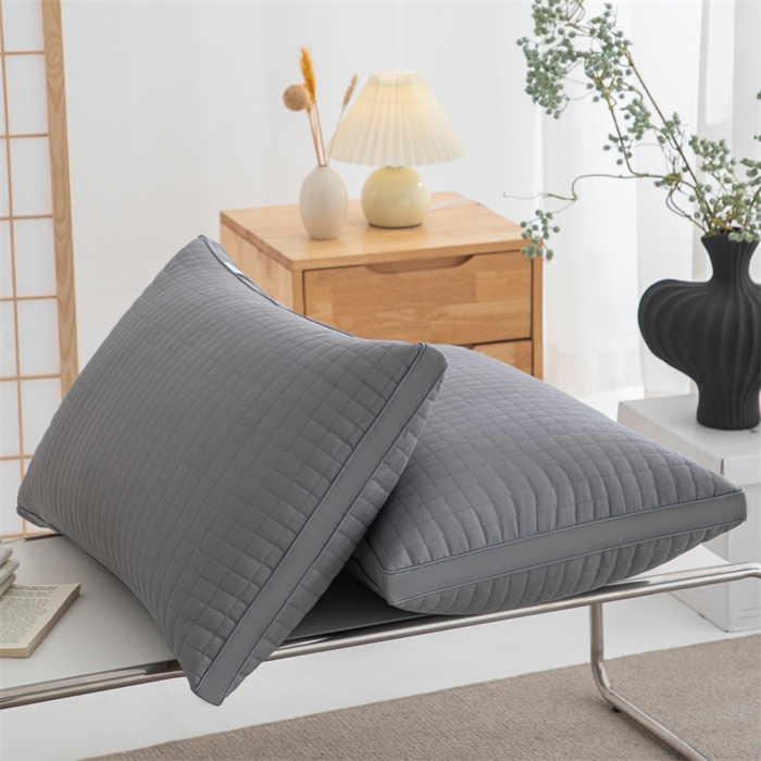 91家纺网 家纺一手货源 找家纺 仁宇枕业 2026新款简约跑量实惠款绗绣四方格单边双边舒适枕头枕芯 简约格子舒适枕-黑色