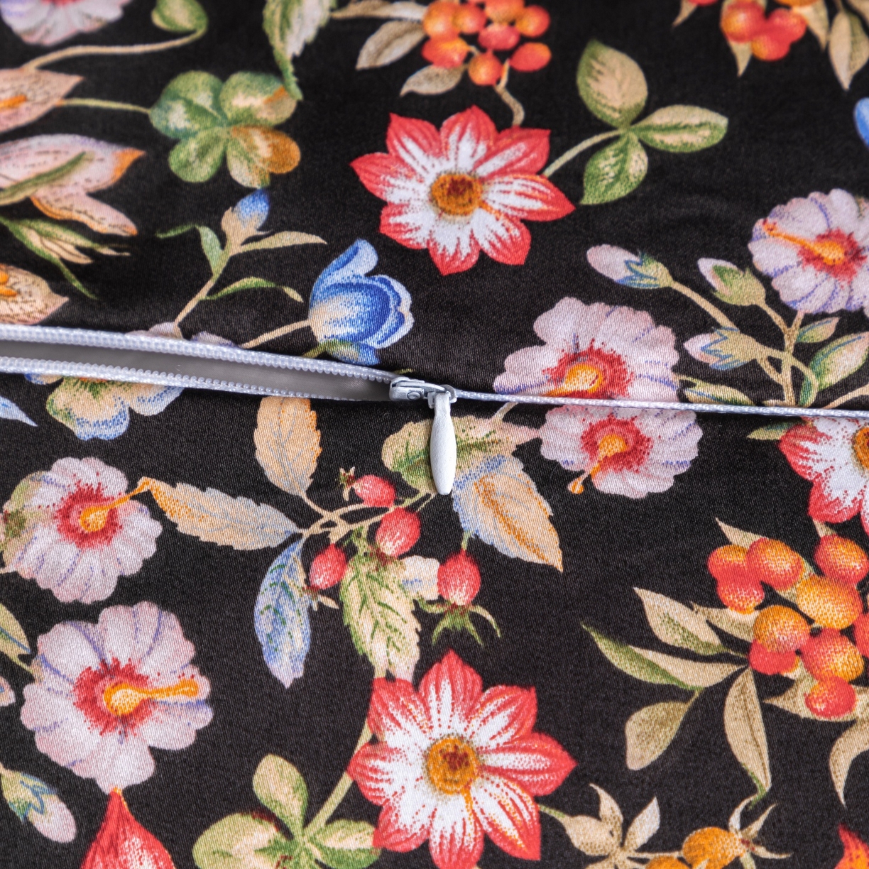 91家纺网 家纺一手货源 找家纺 仁宇枕业 2026新款新品全棉长绒棉花开富贵系列全荞麦枕头枕芯 花开富贵系列荞麦枕-粉色芝麻花