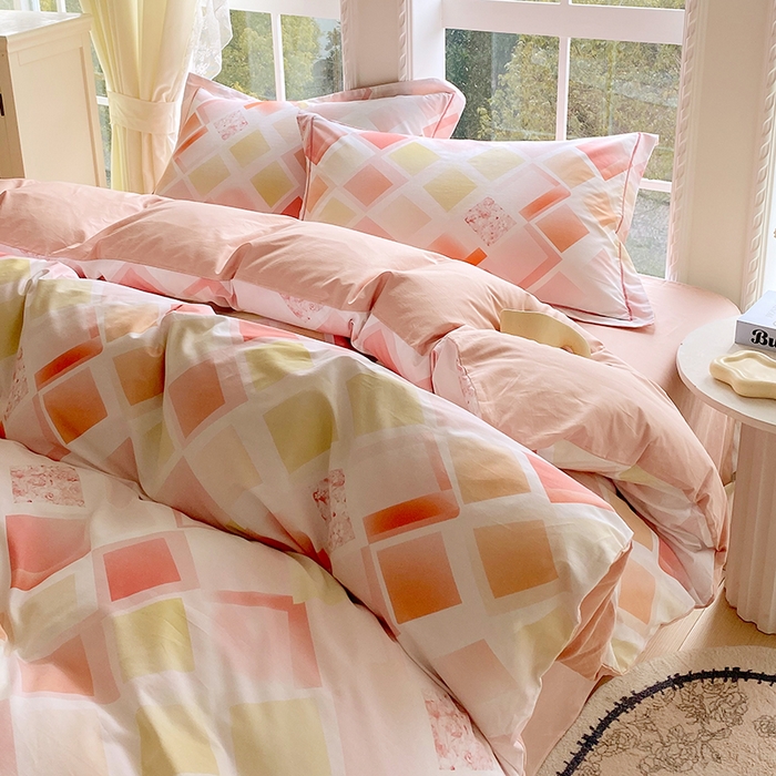 91家纺网 家纺一手货源 找家纺 星期三家纺 2026春夏新款铂金全棉纯棉13372印花四件套 布鲁斯-红