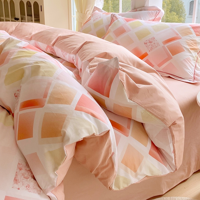 91家纺网 家纺一手货源 找家纺 星期三家纺 2026春夏新款铂金全棉纯棉13372印花四件套 布鲁斯-红