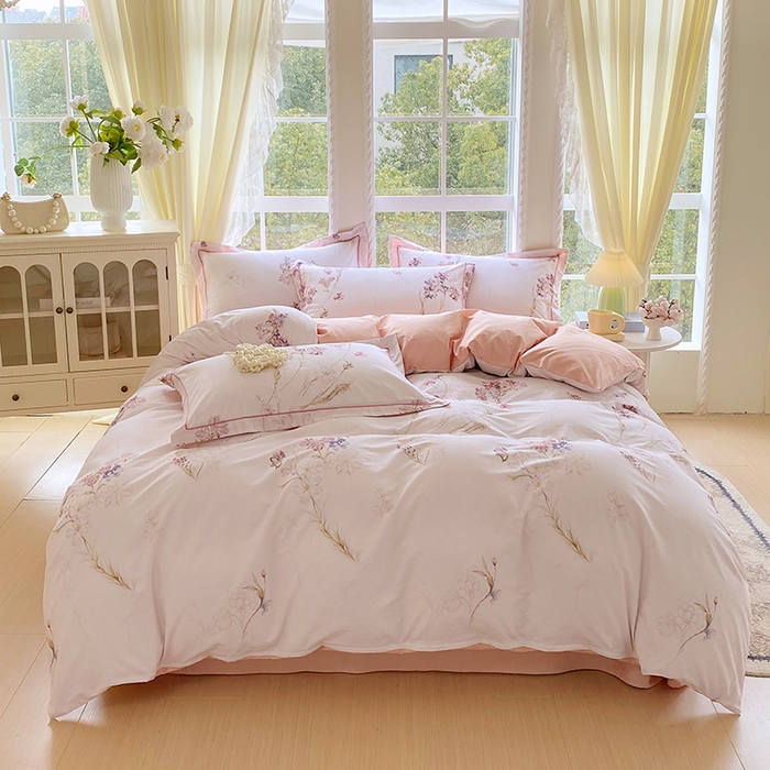 91家纺网 家纺一手货源 找家纺 星期三家纺 2026春夏新款铂金全棉纯棉13372印花四件套 花盈-粉