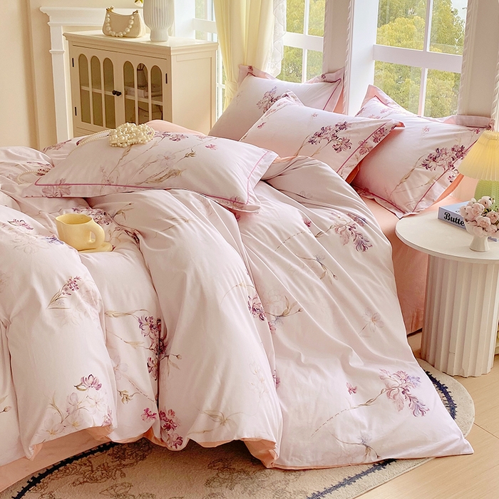 91家纺网 家纺一手货源 找家纺 星期三家纺 2026春夏新款铂金全棉纯棉13372印花四件套 花盈-粉