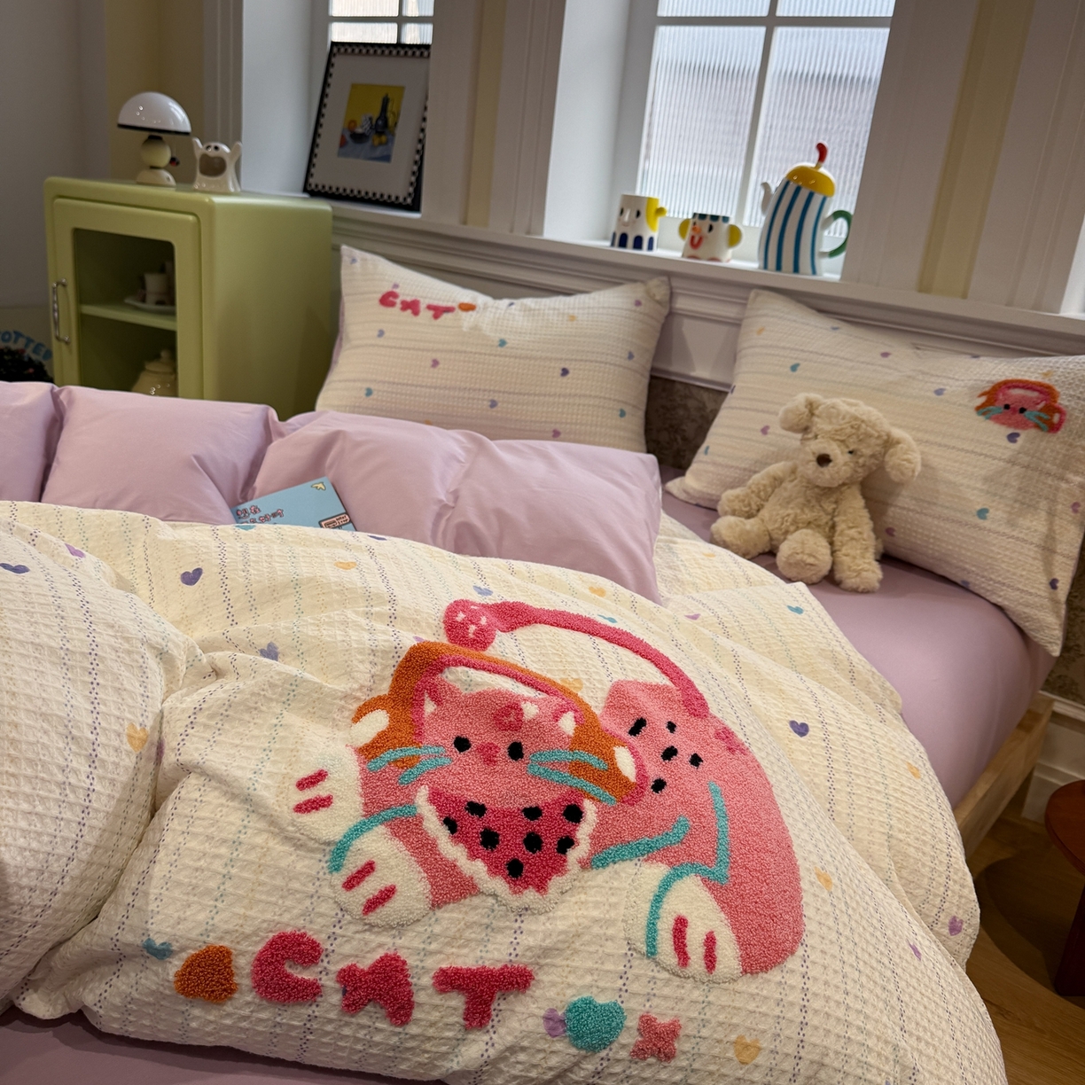 91家纺网 家纺一手货源 找家纺 珺柔家纺 2026新款卡通华夫格毛巾绣四件套 音乐小猫