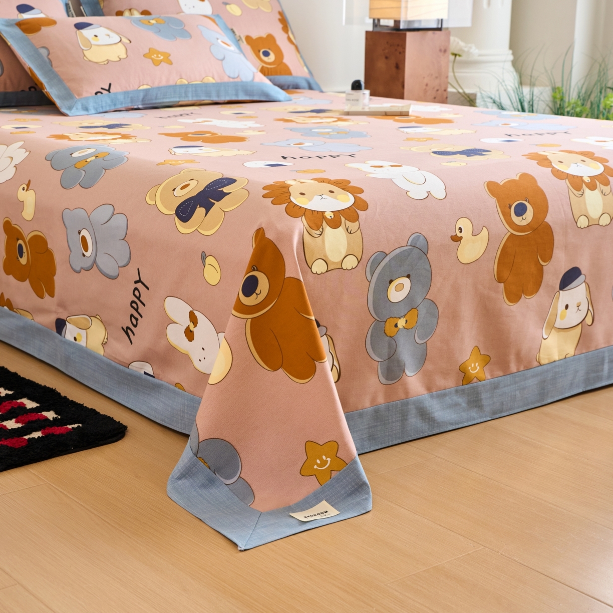 91家纺网 家纺一手货源 找家纺 春皖家纺 2026新款全棉老粗布工艺款单床单床单单件 快乐熊