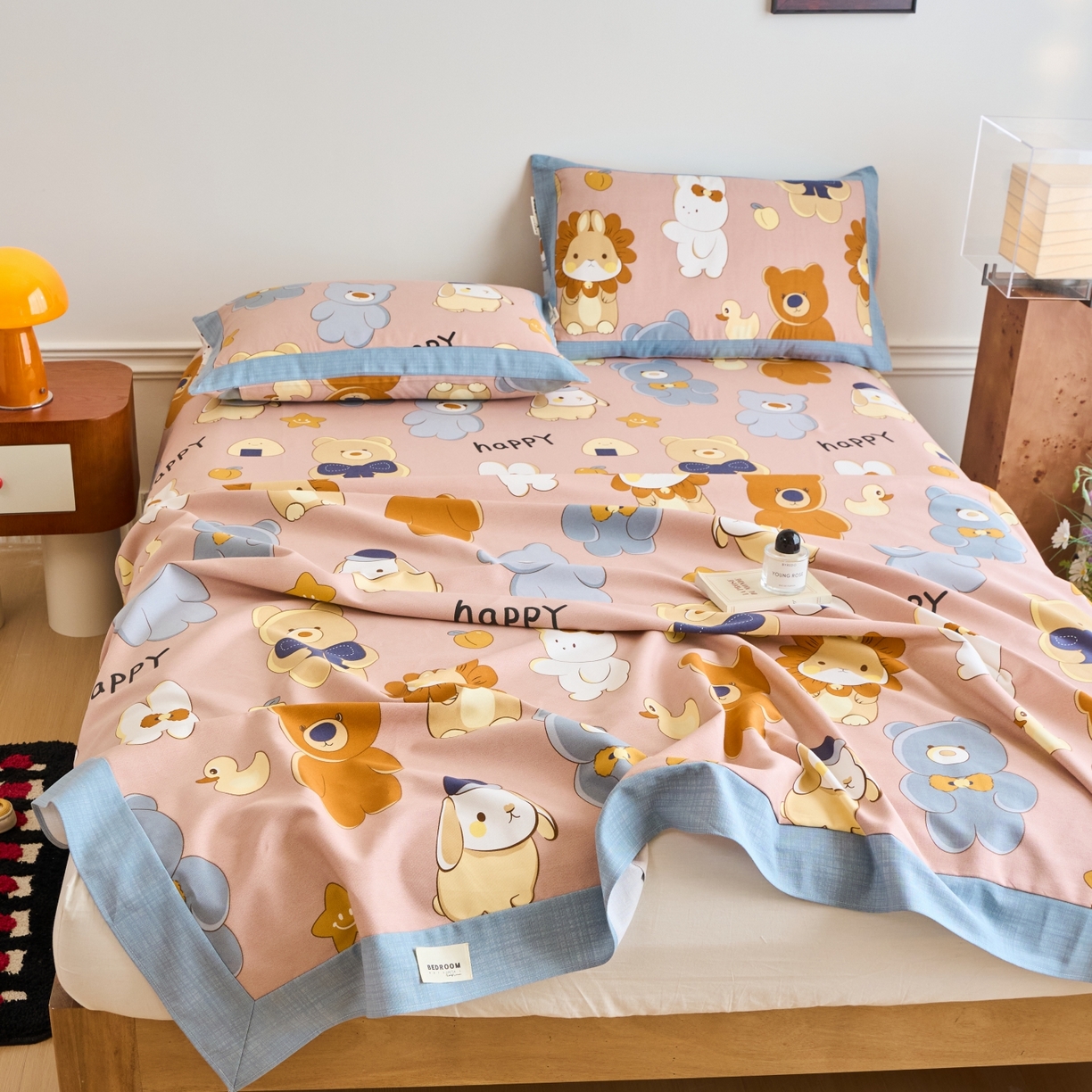 91家纺网 家纺一手货源 找家纺 春皖家纺 2026新款全棉老粗布工艺款单床单床单单件 快乐熊