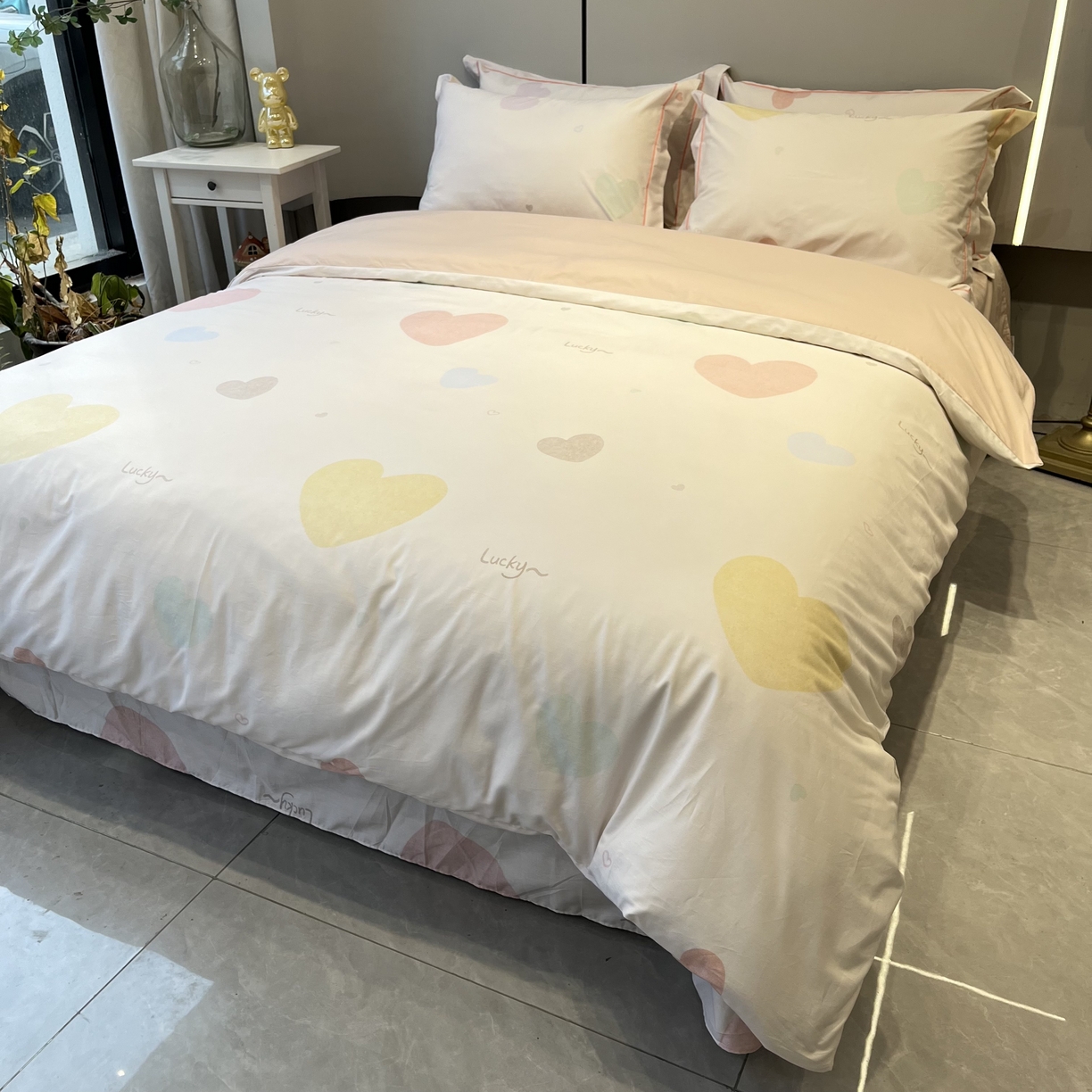 91家纺网 家纺一手货源 找家纺 薏思家纺 2026春夏新款全棉纯棉铂金棉数码印花四件套 心悦粉