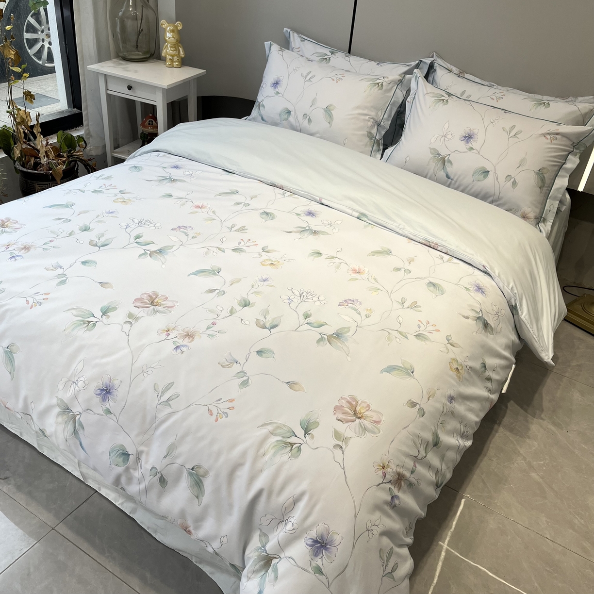 91家纺网 家纺一手货源 找家纺 薏思家纺 2026春夏新款全棉纯棉铂金棉数码印花四件套 风之韵蓝