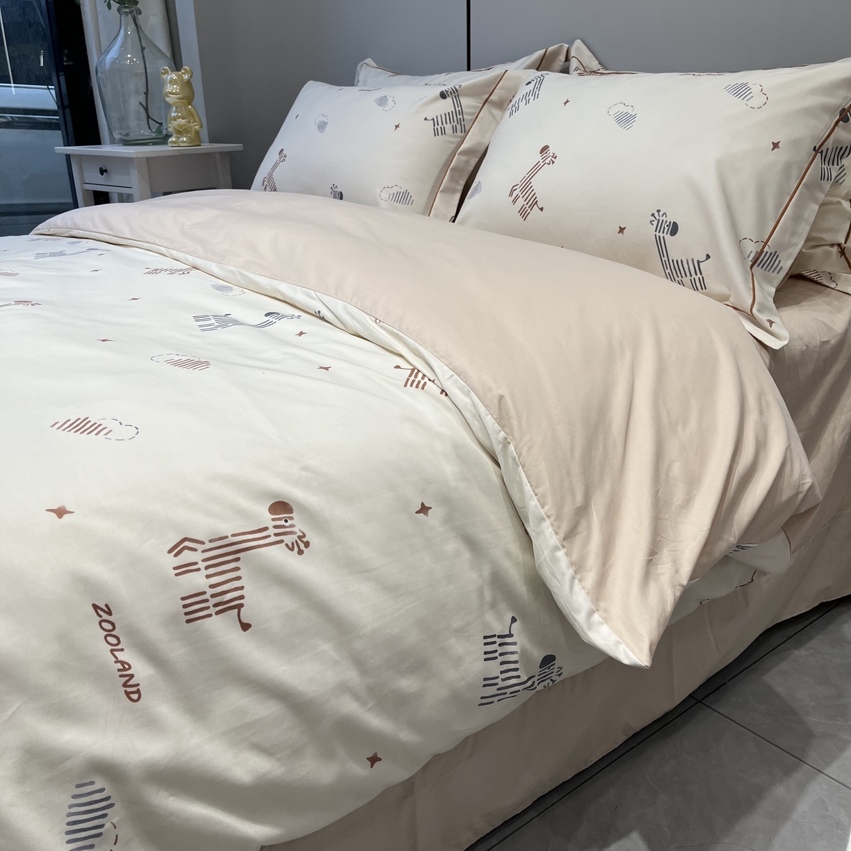 91家纺网 家纺一手货源 找家纺 薏思家纺 2026春夏新款全棉纯棉铂金棉数码印花四件套 斑马