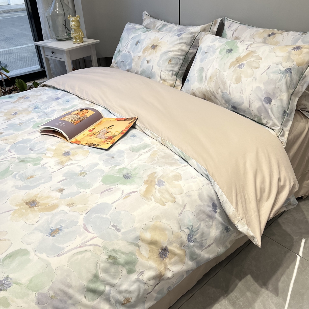 91家纺网 家纺一手货源 找家纺 薏思家纺 2026春夏新款全棉纯棉铂金棉数码印花四件套 花染卡其