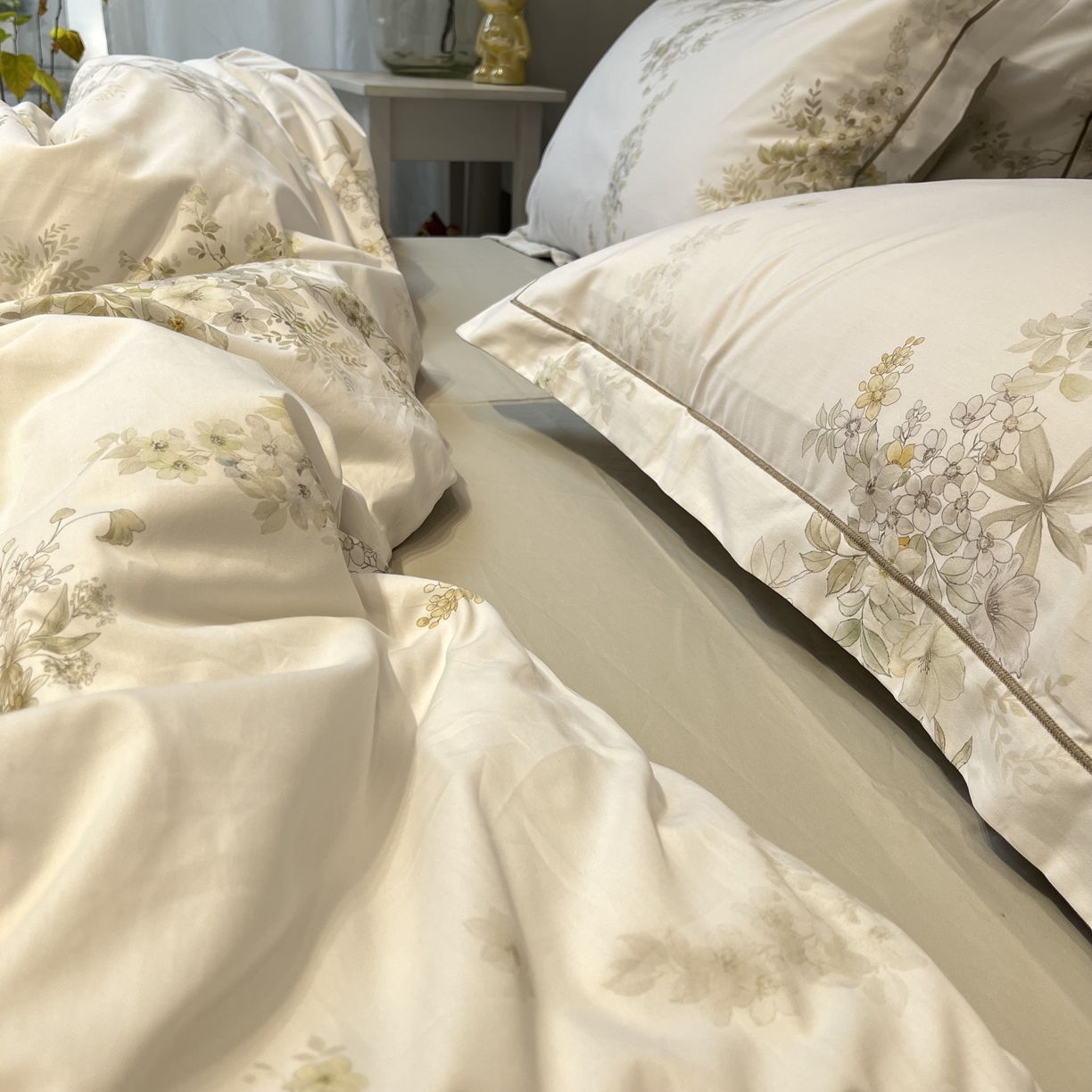 91家纺网 家纺一手货源 找家纺 薏思家纺 2026春夏新款全棉纯棉铂金棉数码印花四件套 浅枝漫