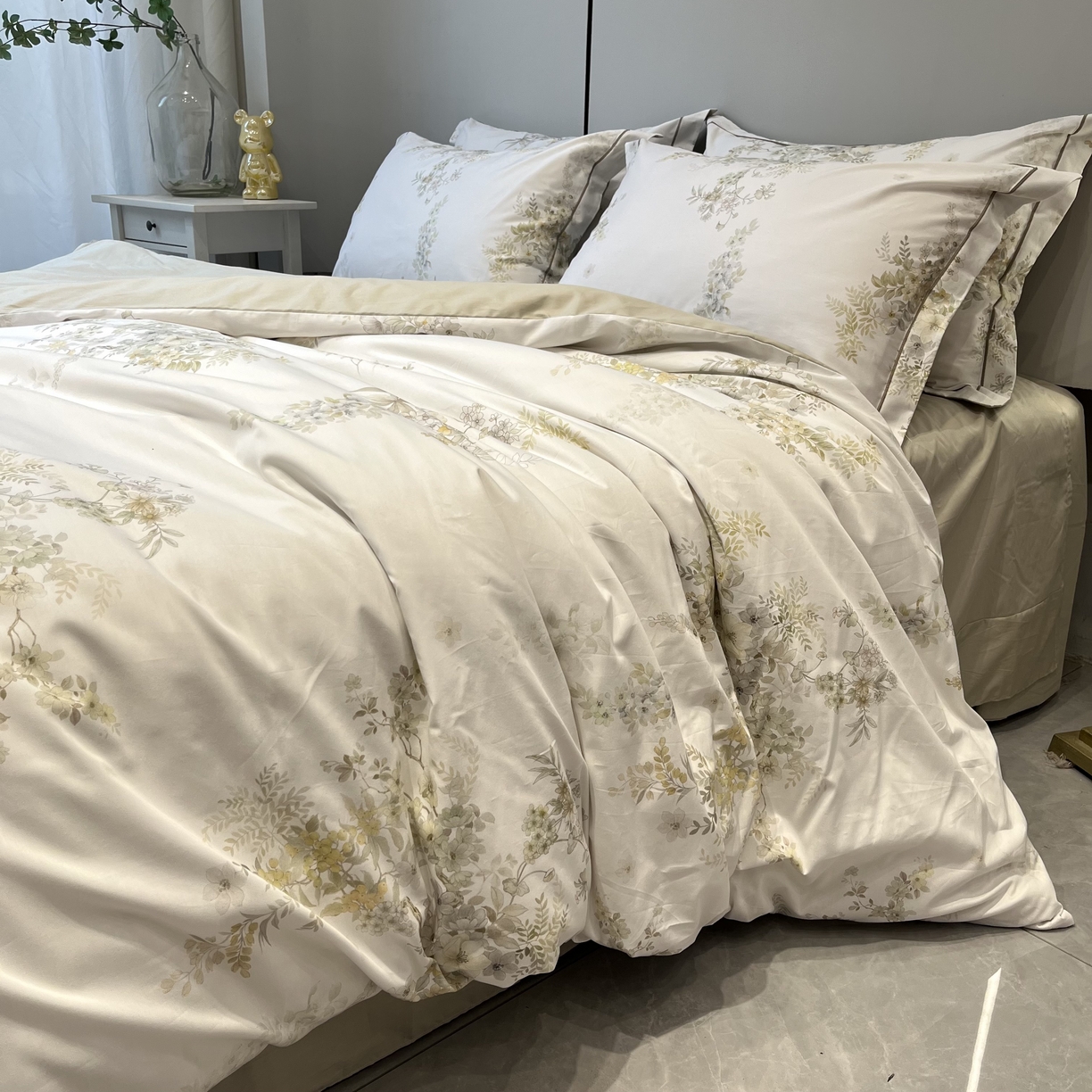 91家纺网 家纺一手货源 找家纺 薏思家纺 2026春夏新款全棉纯棉铂金棉数码印花四件套 浅枝漫