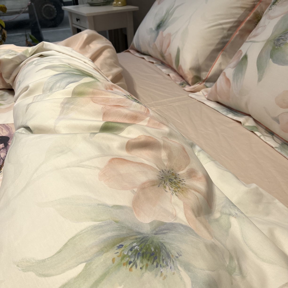 91家纺网 家纺一手货源 找家纺 薏思家纺 2026春夏新款全棉纯棉铂金棉数码印花四件套 晓城时光