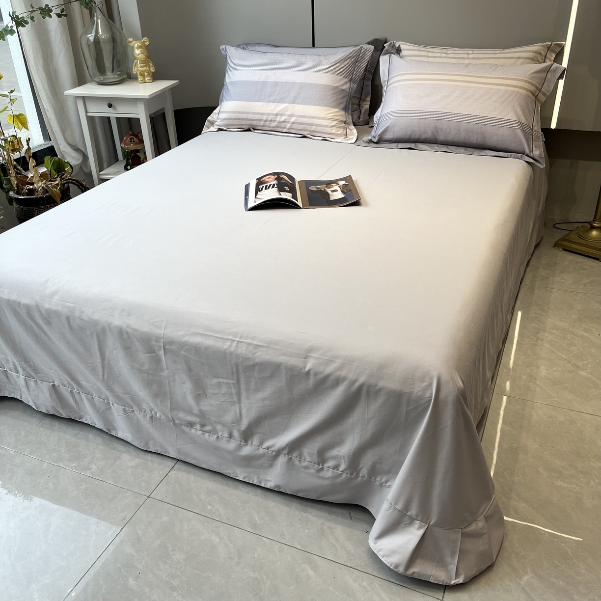 91家纺网 家纺一手货源 找家纺 薏思家纺 2026春夏新款全棉纯棉铂金棉数码印花四件套 格伦灰