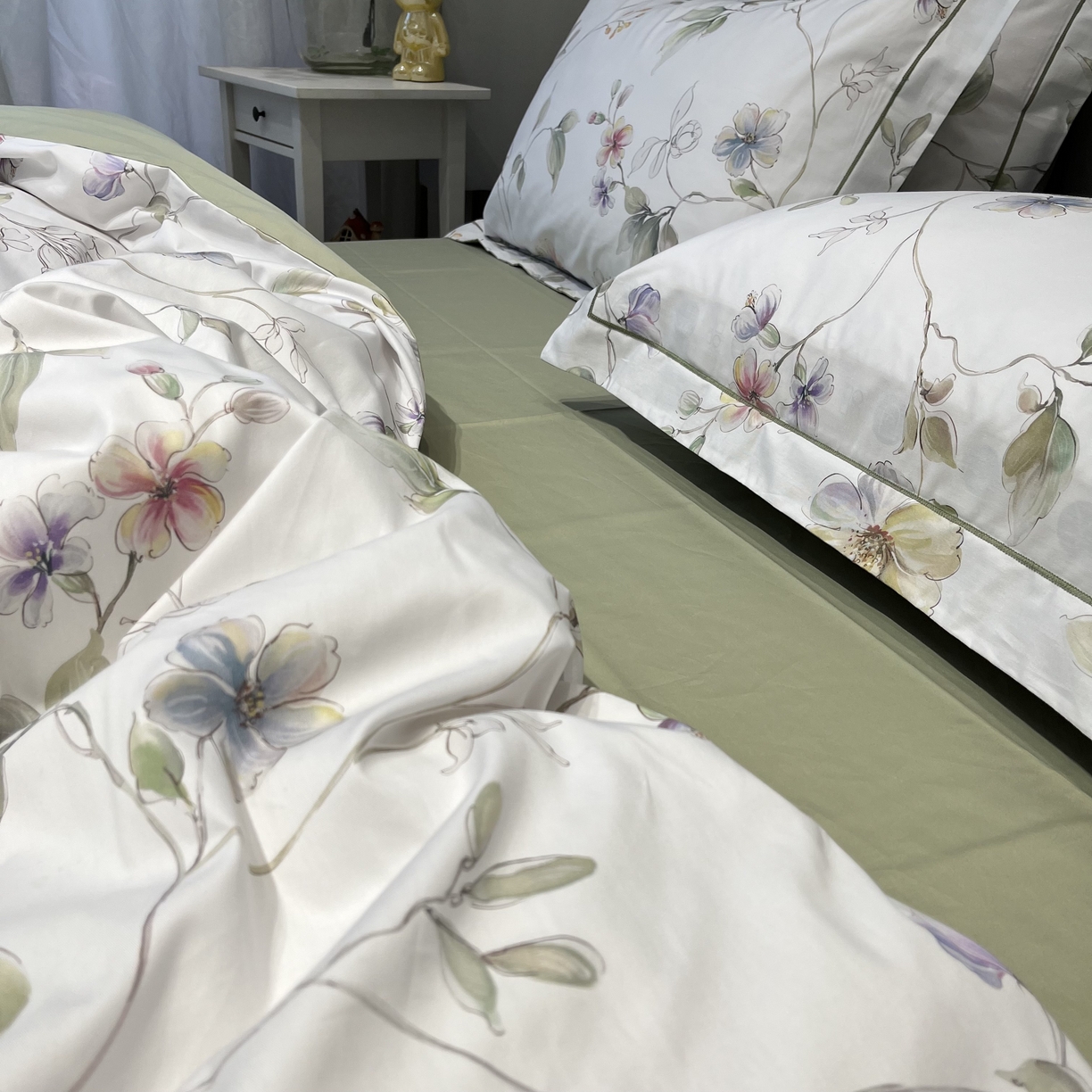 91家纺网 家纺一手货源 找家纺 薏思家纺 2026春夏新款全棉纯棉铂金棉数码印花四件套 风之韵米