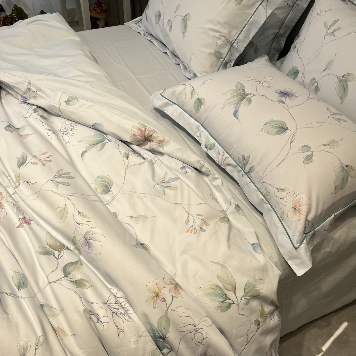 91家纺网 家纺一手货源 找家纺 薏思家纺 2026春夏新款全棉纯棉铂金棉数码印花四件套 风之韵蓝