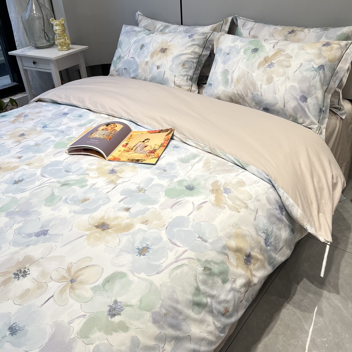 91家纺网 家纺一手货源 找家纺 薏思家纺 2026春夏新款全棉纯棉铂金棉数码印花四件套 花染卡其