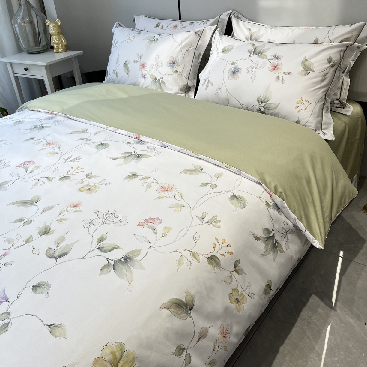 91家纺网 家纺一手货源 找家纺 薏思家纺 2026春夏新款全棉纯棉铂金棉数码印花四件套 风之韵米