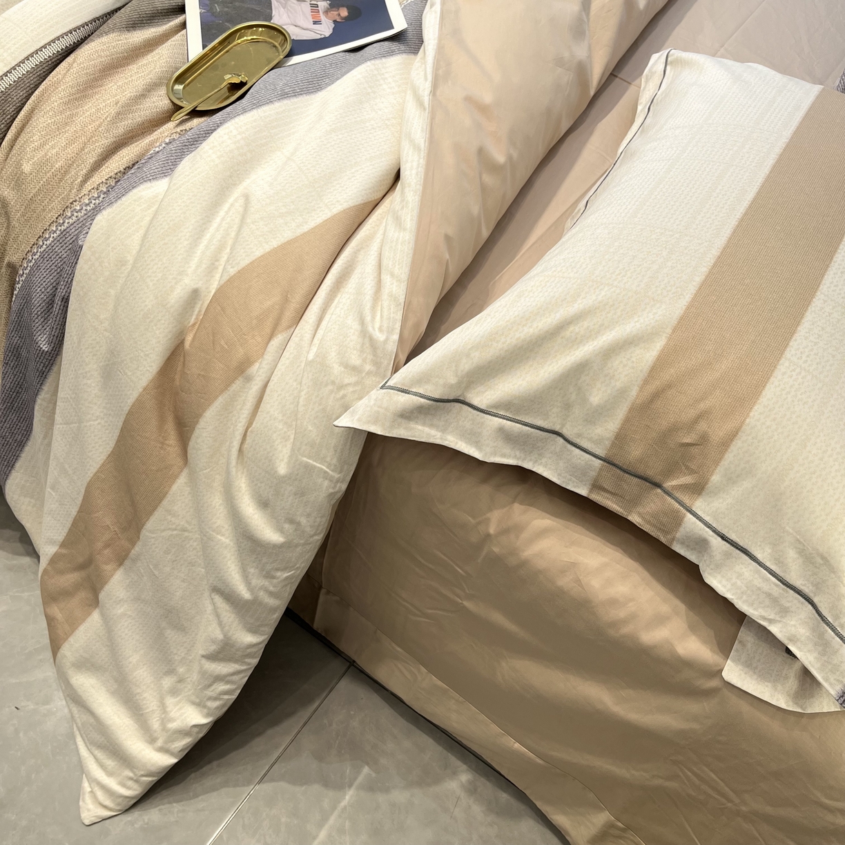 91家纺网 家纺一手货源 找家纺 薏思家纺 2026春夏新款全棉纯棉铂金棉数码印花四件套 冬日来信