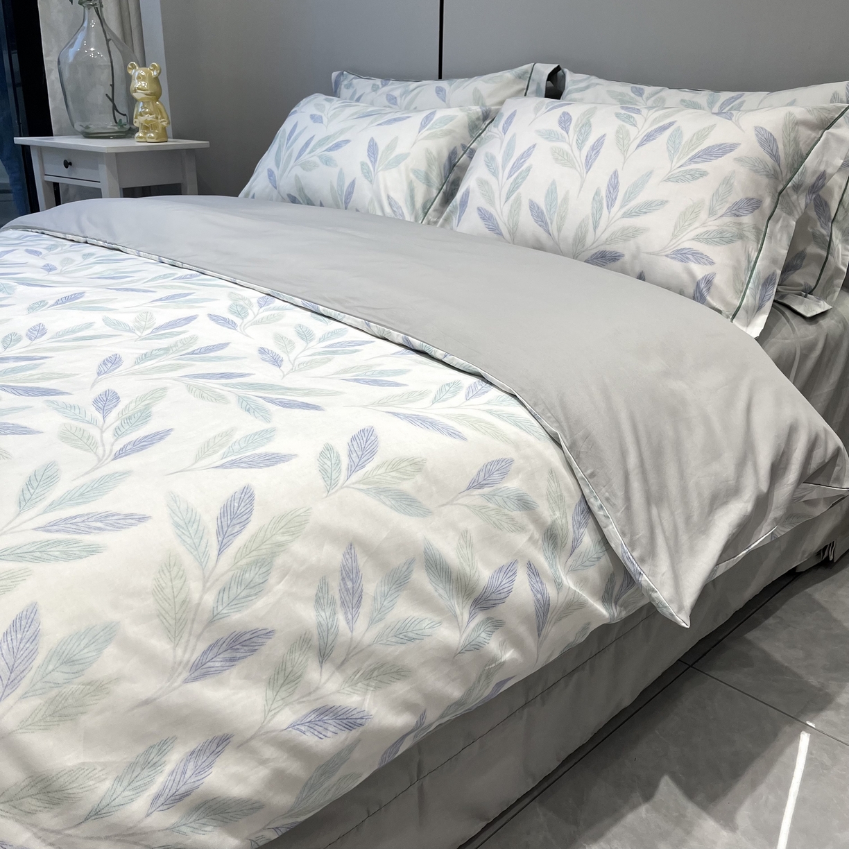 91家纺网 家纺一手货源 找家纺 薏思家纺 2026春夏新款全棉纯棉铂金棉数码印花四件套 叶眠