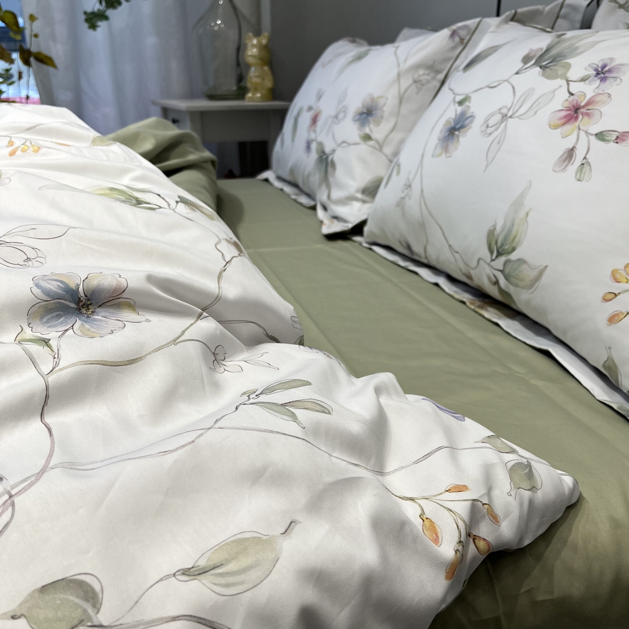 91家纺网 家纺一手货源 找家纺 薏思家纺 2026春夏新款全棉纯棉铂金棉数码印花四件套 风之韵米