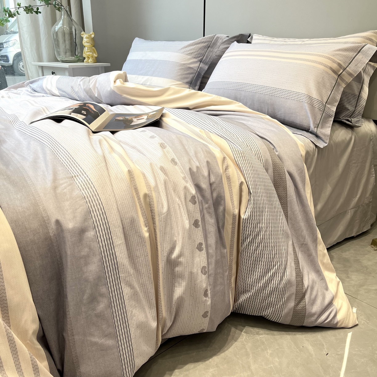 91家纺网 家纺一手货源 找家纺 薏思家纺 2026春夏新款全棉纯棉铂金棉数码印花四件套 格伦灰