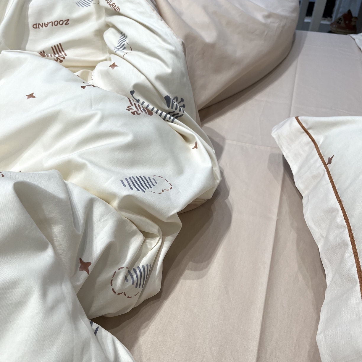 91家纺网 家纺一手货源 找家纺 薏思家纺 2026春夏新款全棉纯棉铂金棉数码印花四件套 斑马